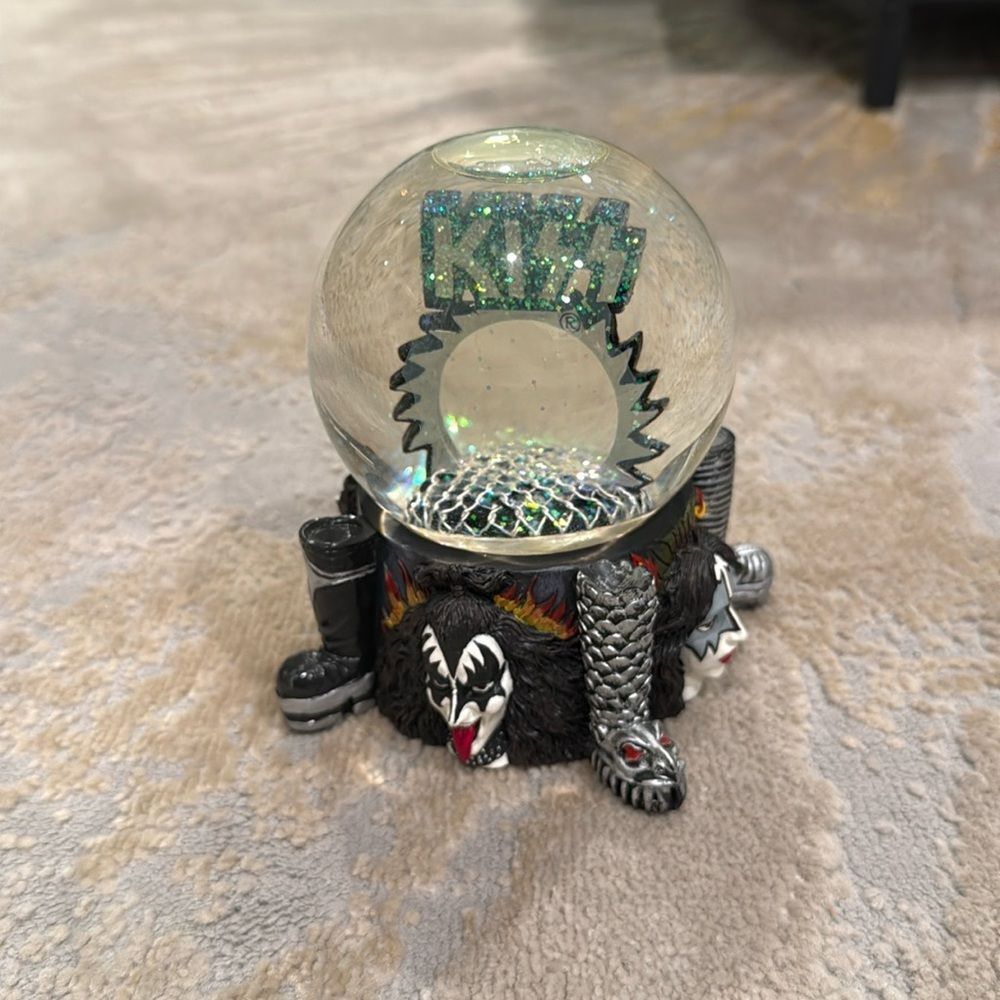 Vintage 1997  KISS Polyresin Waterball Snow  Globe NO BOX kiss Catalogue Vandor